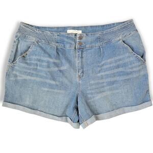 C Est. 1946 Folded Hem Whiskered Sandy Wash 5"  Denim Shorts Women Sz 26W